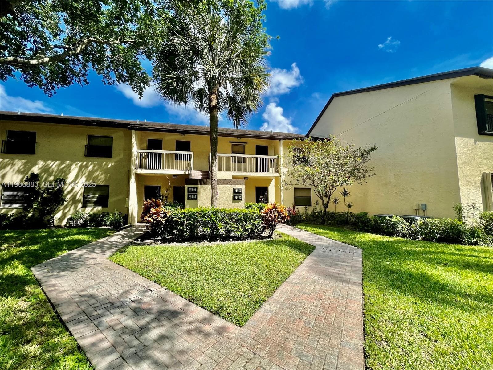 APPLE POND PLACE